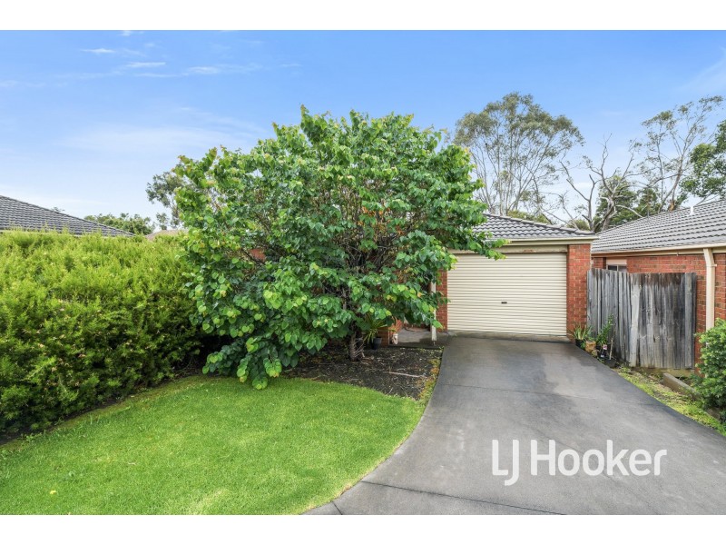 4/13 Redcherry Court, Pakenham VIC 3810