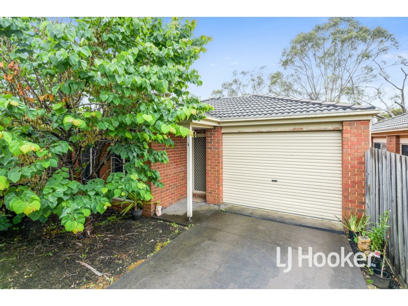 4/13 Redcherry Court, Pakenham VIC 3810