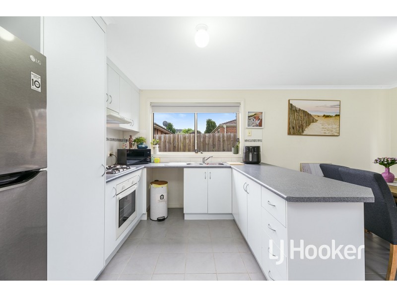 4/13 Redcherry Court, Pakenham VIC 3810