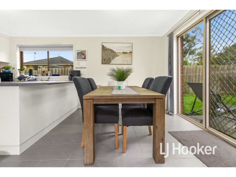 4/13 Redcherry Court, Pakenham VIC 3810