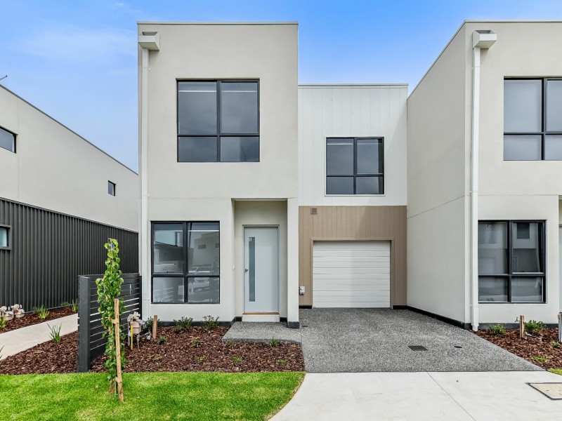 5 Limestone Drive, Berwick VIC 3806