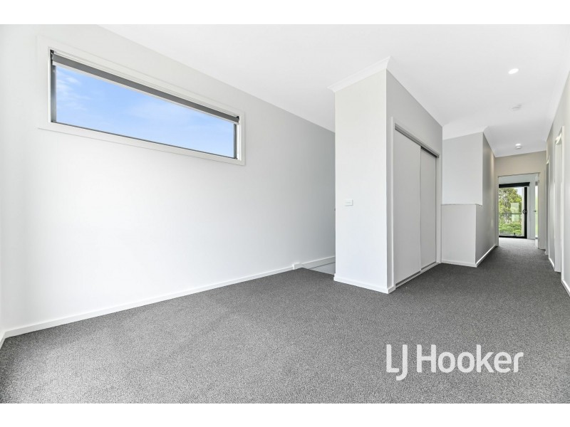 5 Limestone Drive, Berwick VIC 3806
