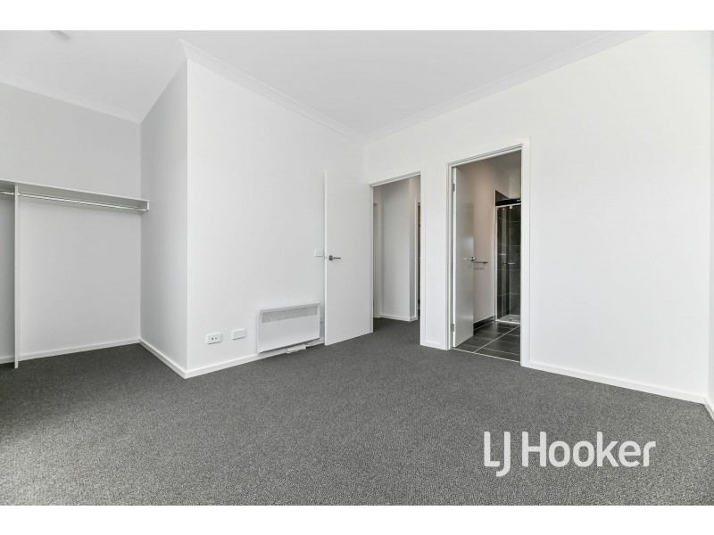 5 Limestone Drive, Berwick VIC 3806