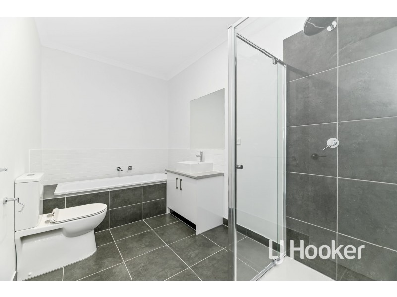 5 Limestone Drive, Berwick VIC 3806