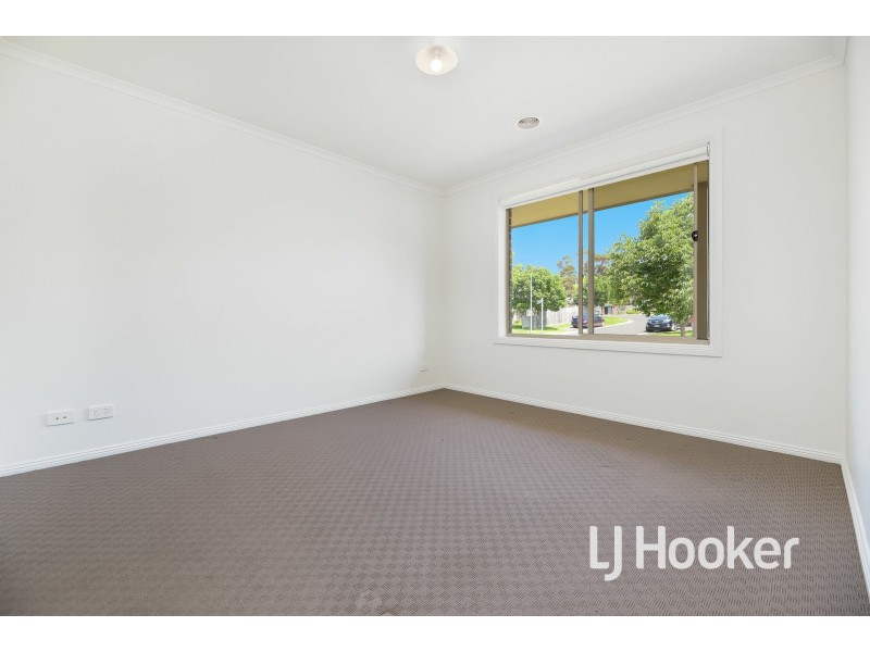 9 Tribuzi Close, Pakenham VIC 3810