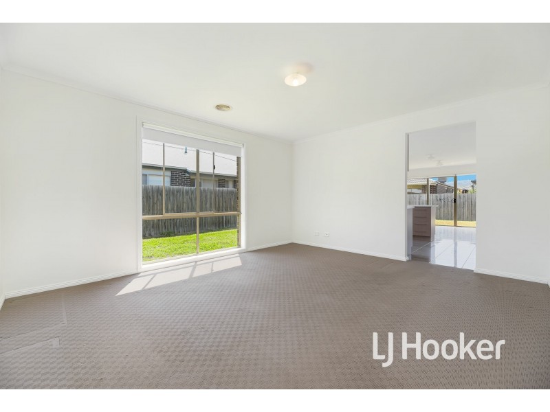 9 Tribuzi Close, Pakenham VIC 3810