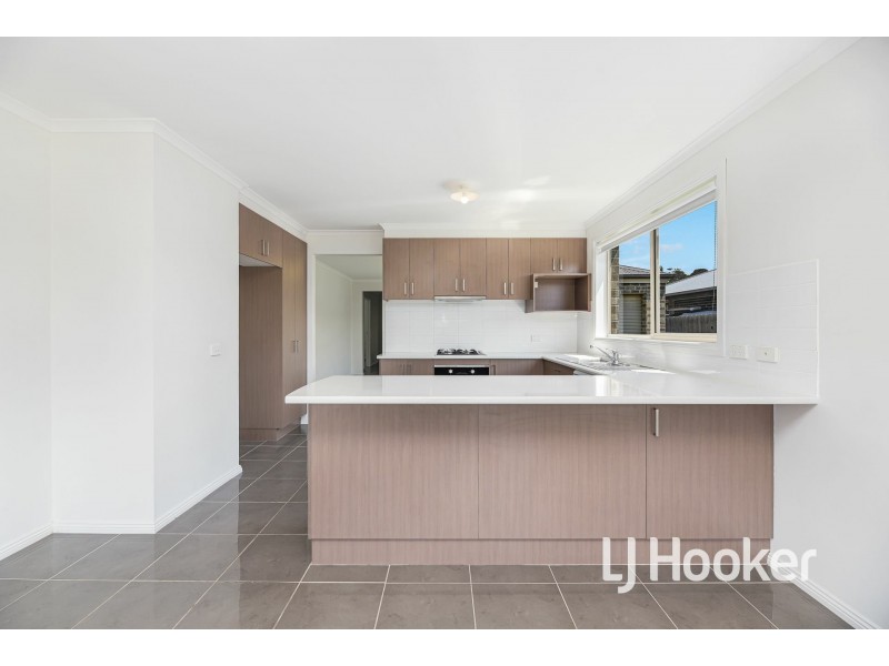 9 Tribuzi Close, Pakenham VIC 3810