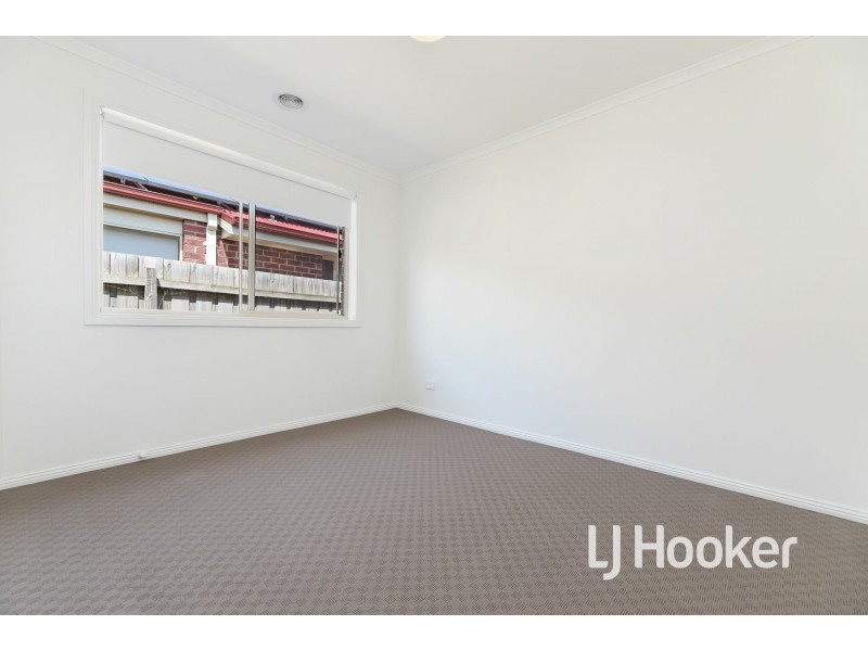 9 Tribuzi Close, Pakenham VIC 3810