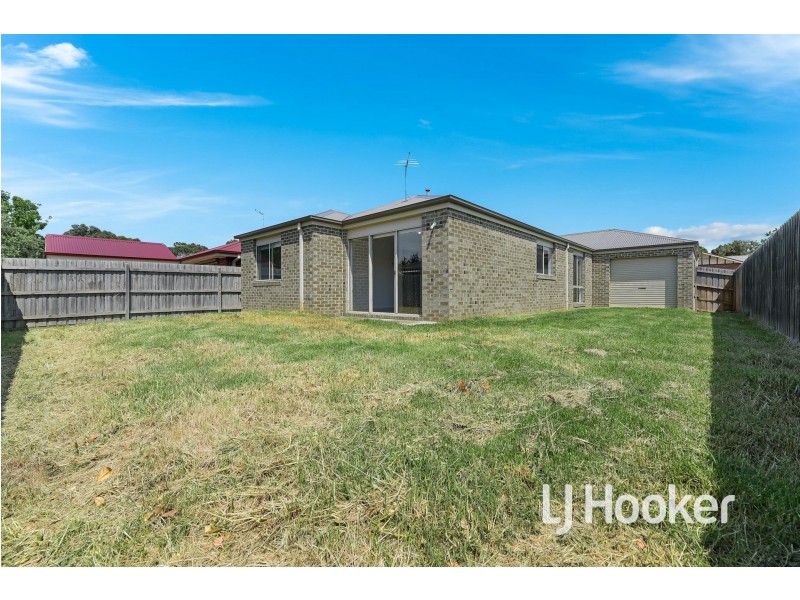 9 Tribuzi Close, Pakenham VIC 3810