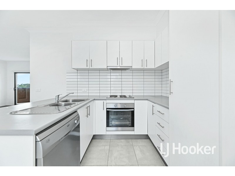 12/12 Sturt Court, Officer VIC 3809