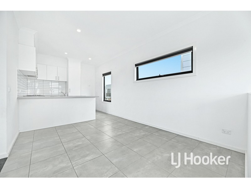 12/12 Sturt Court, Officer VIC 3809