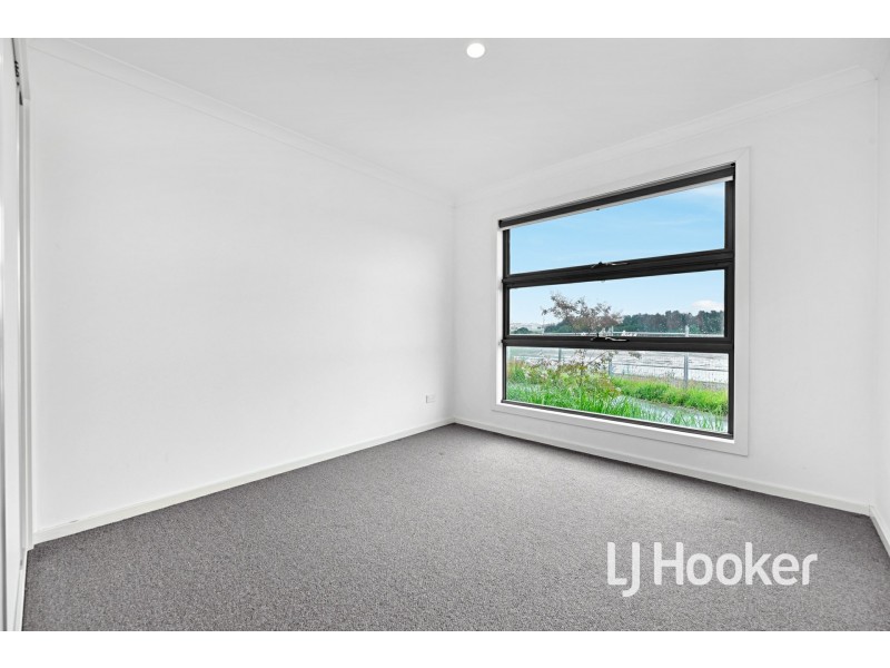 12/12 Sturt Court, Officer VIC 3809