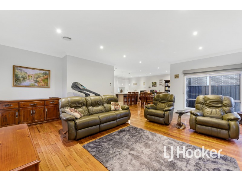 8/28 Buchanan Road, Berwick VIC 3806