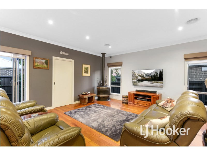 8/28 Buchanan Road, Berwick VIC 3806