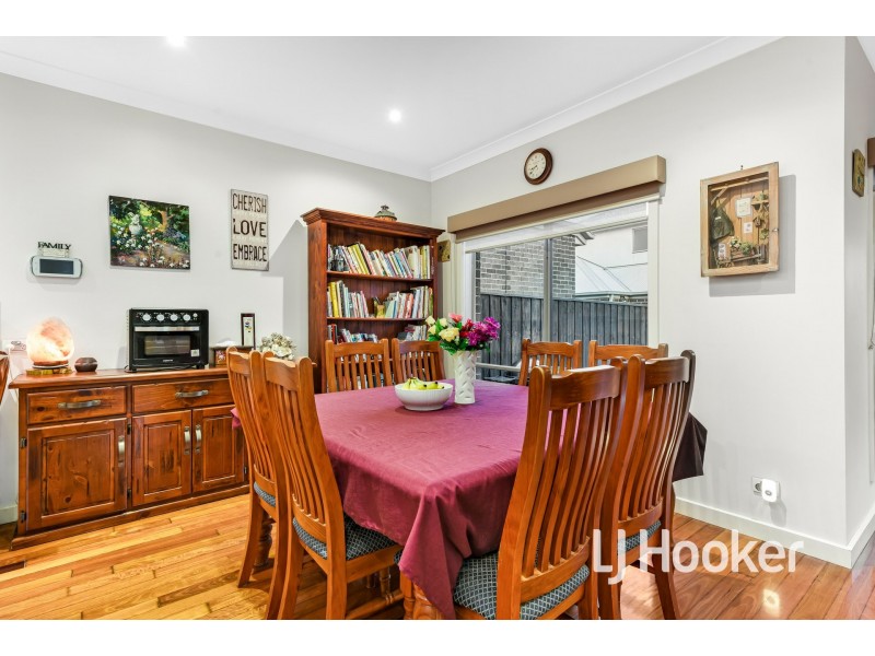 8/28 Buchanan Road, Berwick VIC 3806