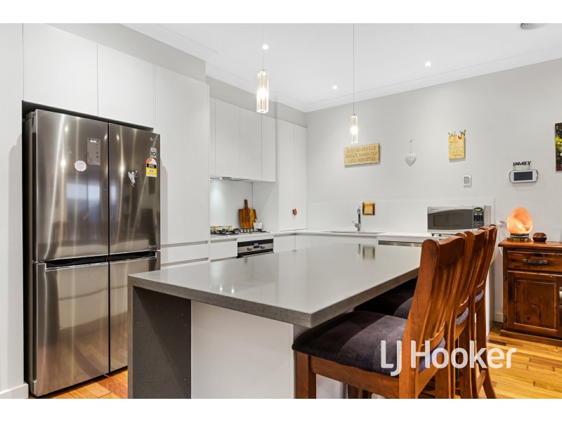 8/28 Buchanan Road, Berwick VIC 3806