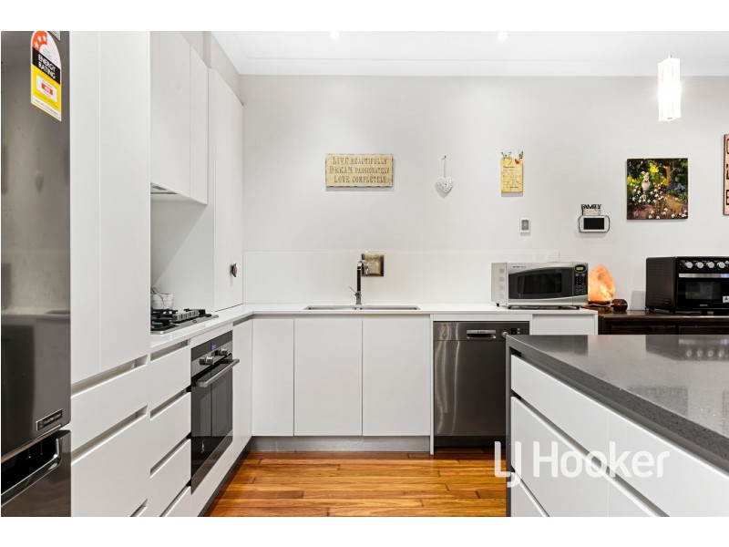 8/28 Buchanan Road, Berwick VIC 3806