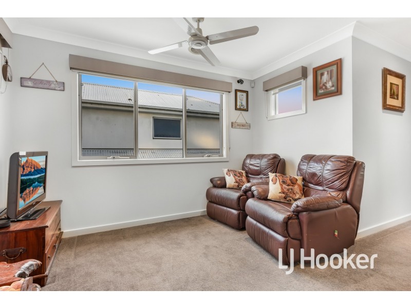 8/28 Buchanan Road, Berwick VIC 3806