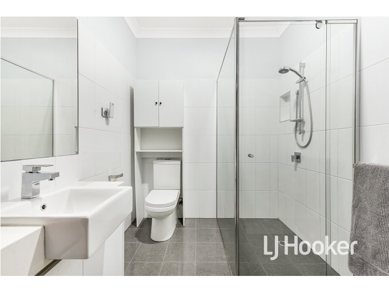 8/28 Buchanan Road, Berwick VIC 3806