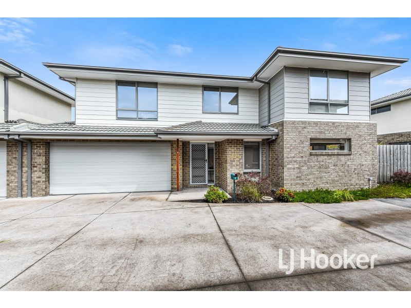 8 Nemo Street, Pakenham VIC 3810