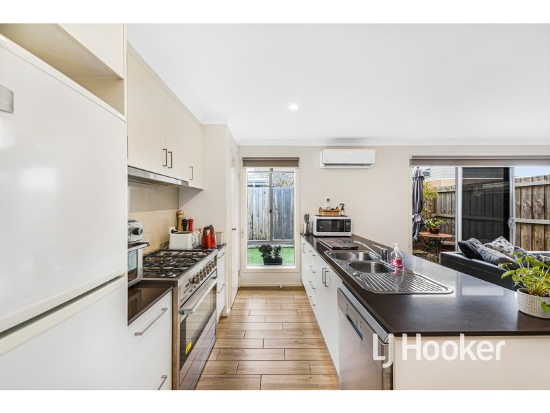 8 Nemo Street, Pakenham VIC 3810