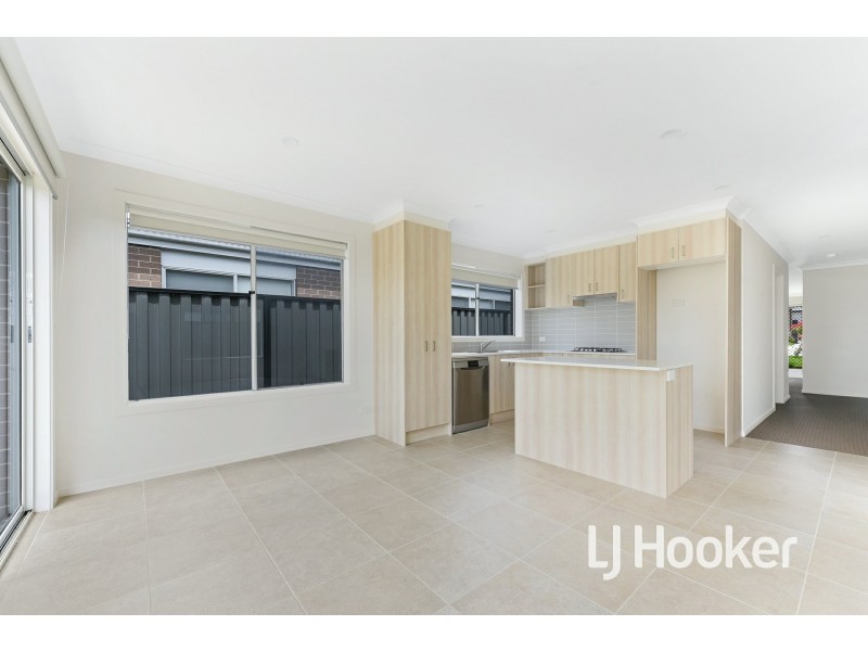 20 Expedition Circuit, Pakenham VIC 3810