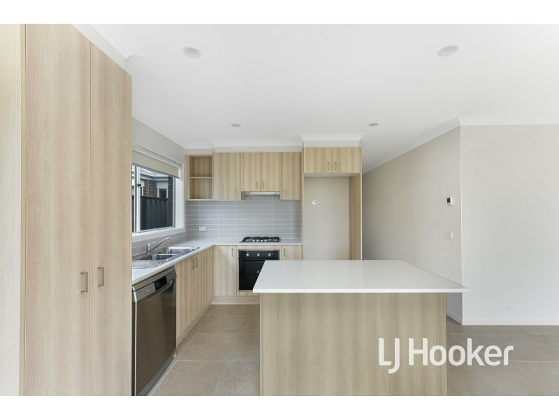 20 Expedition Circuit, Pakenham VIC 3810