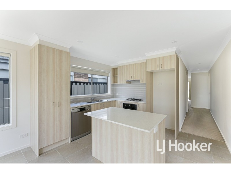 20 Expedition Circuit, Pakenham VIC 3810