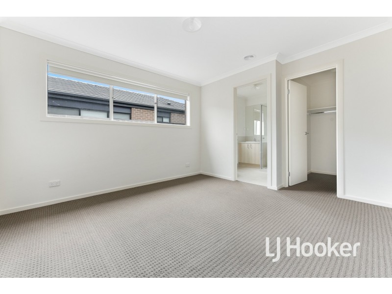 20 Expedition Circuit, Pakenham VIC 3810