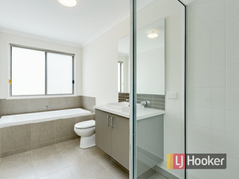 7 Clairwood Avenue, Pakenham VIC 3810