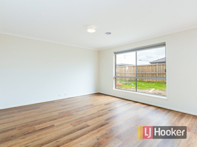 7 Clairwood Avenue, Pakenham VIC 3810