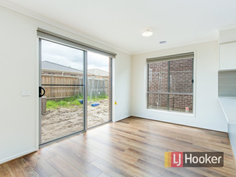 7 Clairwood Avenue, Pakenham VIC 3810