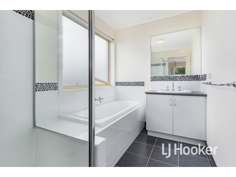 3/18-20 Ben Drive, Pakenham VIC 3810