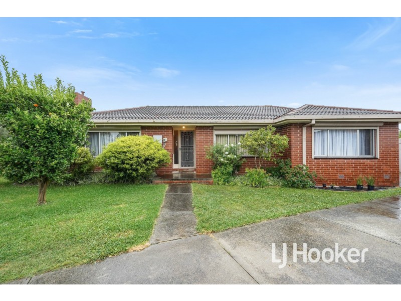 10 Charles Street, Pakenham VIC 3810