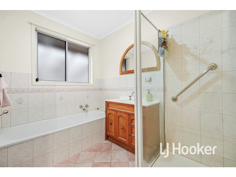 10 Charles Street, Pakenham VIC 3810