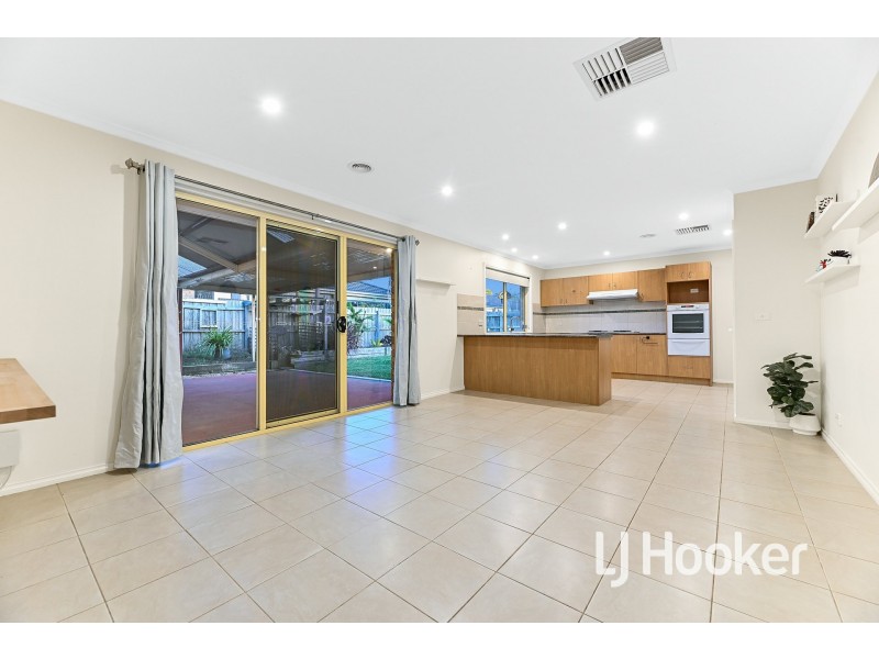 23 Kingdom Drive, Cranbourne VIC 3977