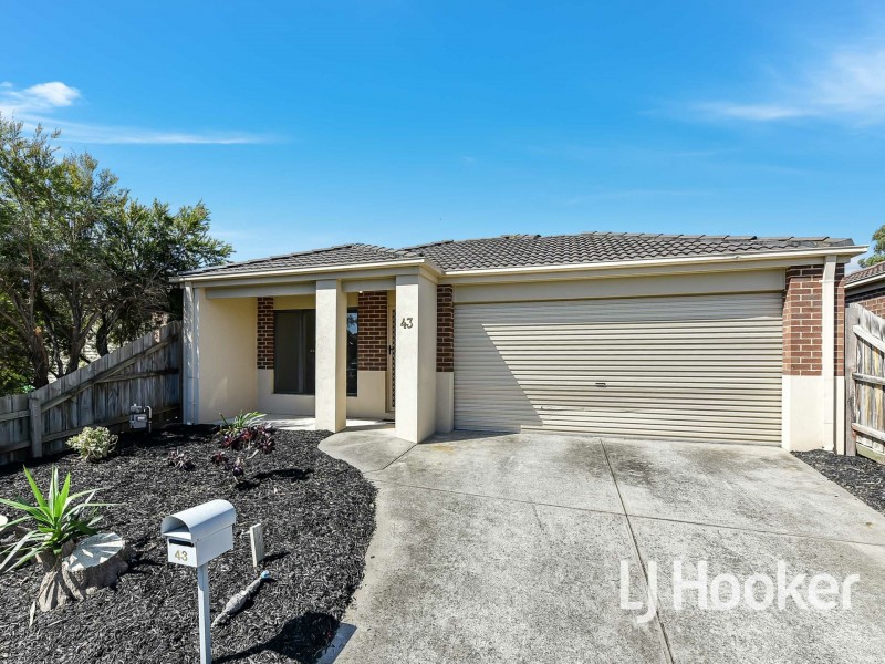 43 Pommel Street, Pakenham VIC 3810