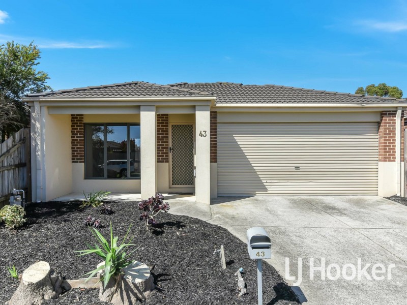43 Pommel Street, Pakenham VIC 3810