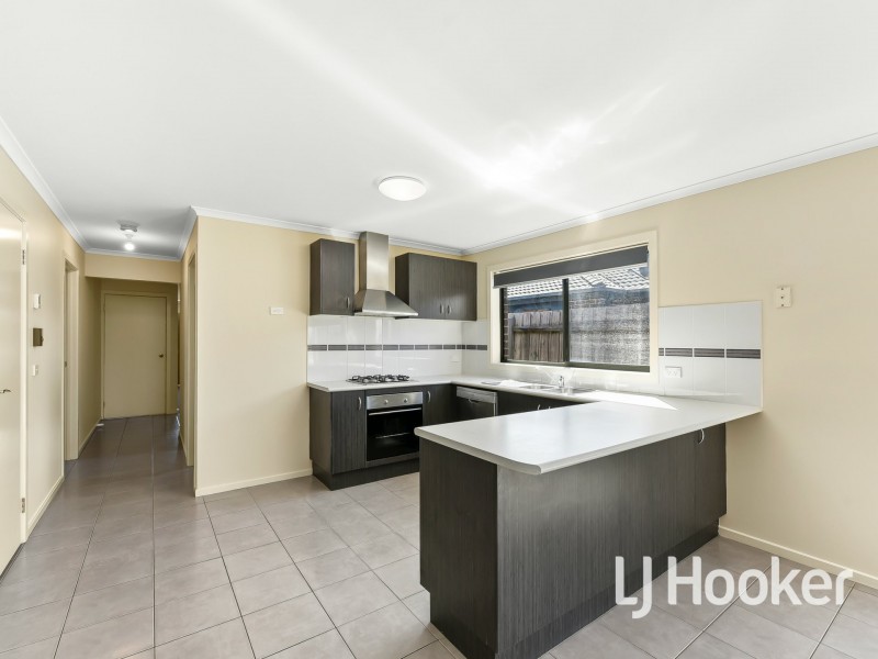 43 Pommel Street, Pakenham VIC 3810
