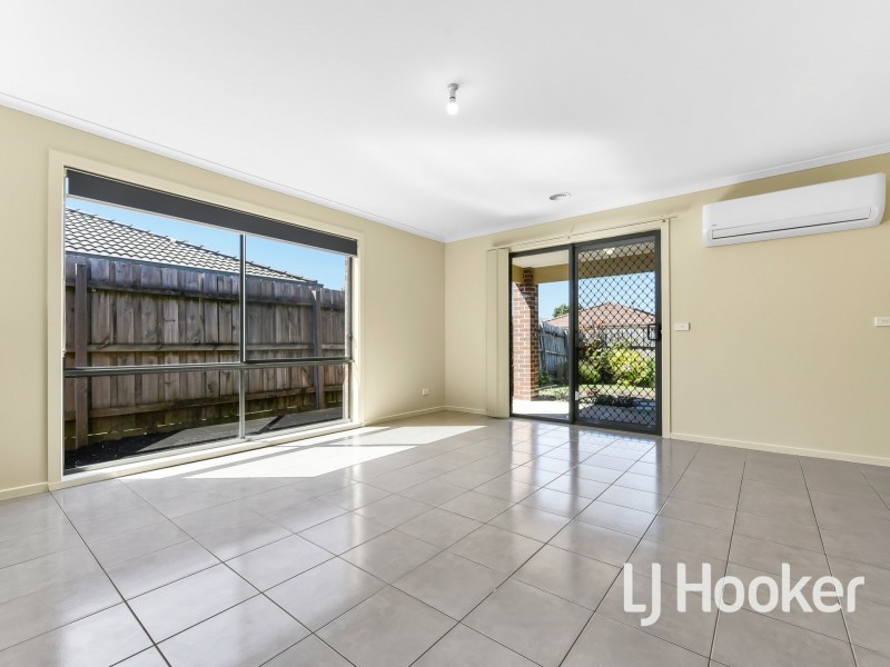 43 Pommel Street, Pakenham VIC 3810