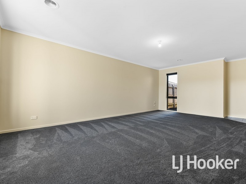 43 Pommel Street, Pakenham VIC 3810