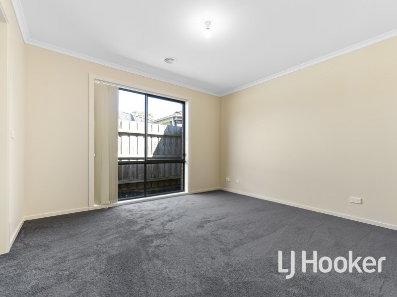 43 Pommel Street, Pakenham VIC 3810