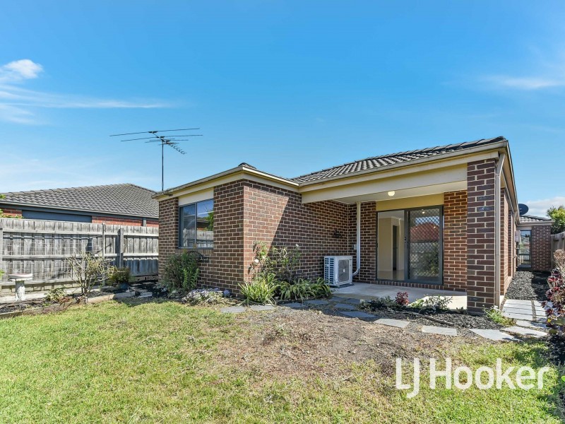 43 Pommel Street, Pakenham VIC 3810