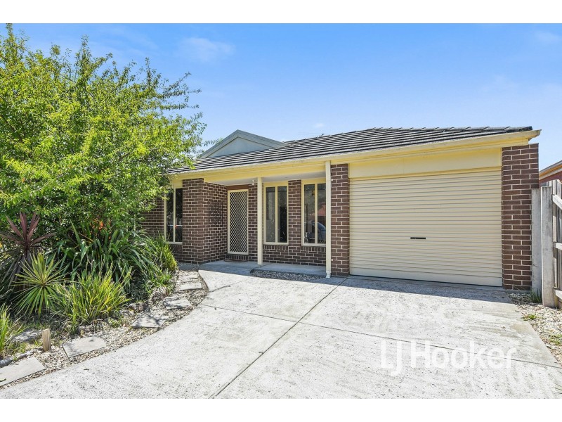 17 Grand Central Boulevard, Pakenham VIC 3810