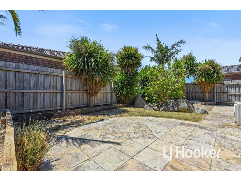 17 Grand Central Boulevard, Pakenham VIC 3810