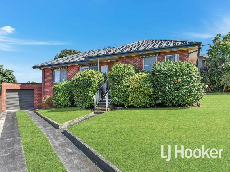 13 Deveney Street, Pakenham VIC 3810