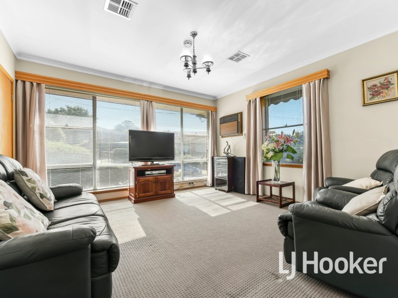 13 Deveney Street, Pakenham VIC 3810