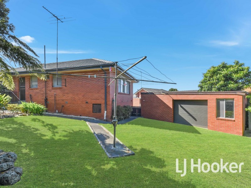 13 Deveney Street, Pakenham VIC 3810