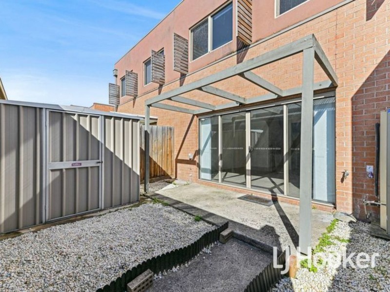 13 Pine Way, Pakenham VIC 3810