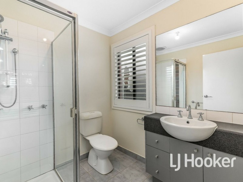 55 Pomegranate Way, Pakenham VIC 3810